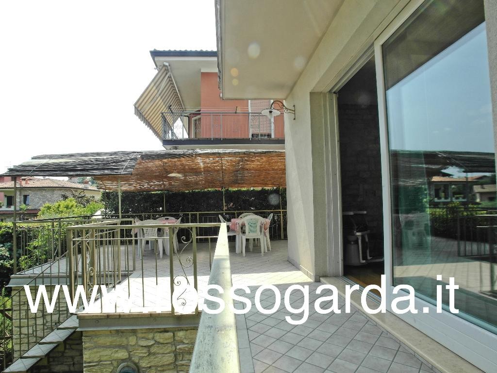 VILLA  Bifamiliare di AMPIA METRATURA con 4 CAMERE  3  BAGNI in vendita a Padenghe sul Garda